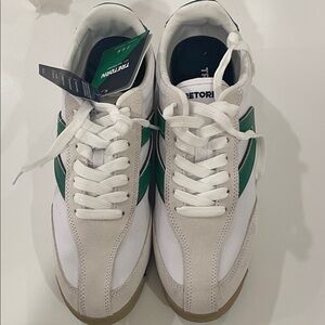 NWT Tretorn Rawlins Sneaker white and green in size 10